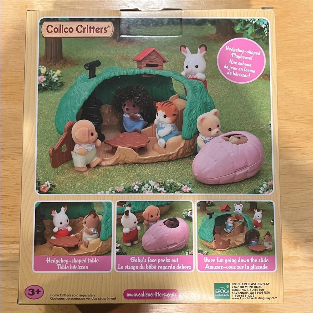 Calico Critters Hedgehog Habitat Playset - Green and Brown
